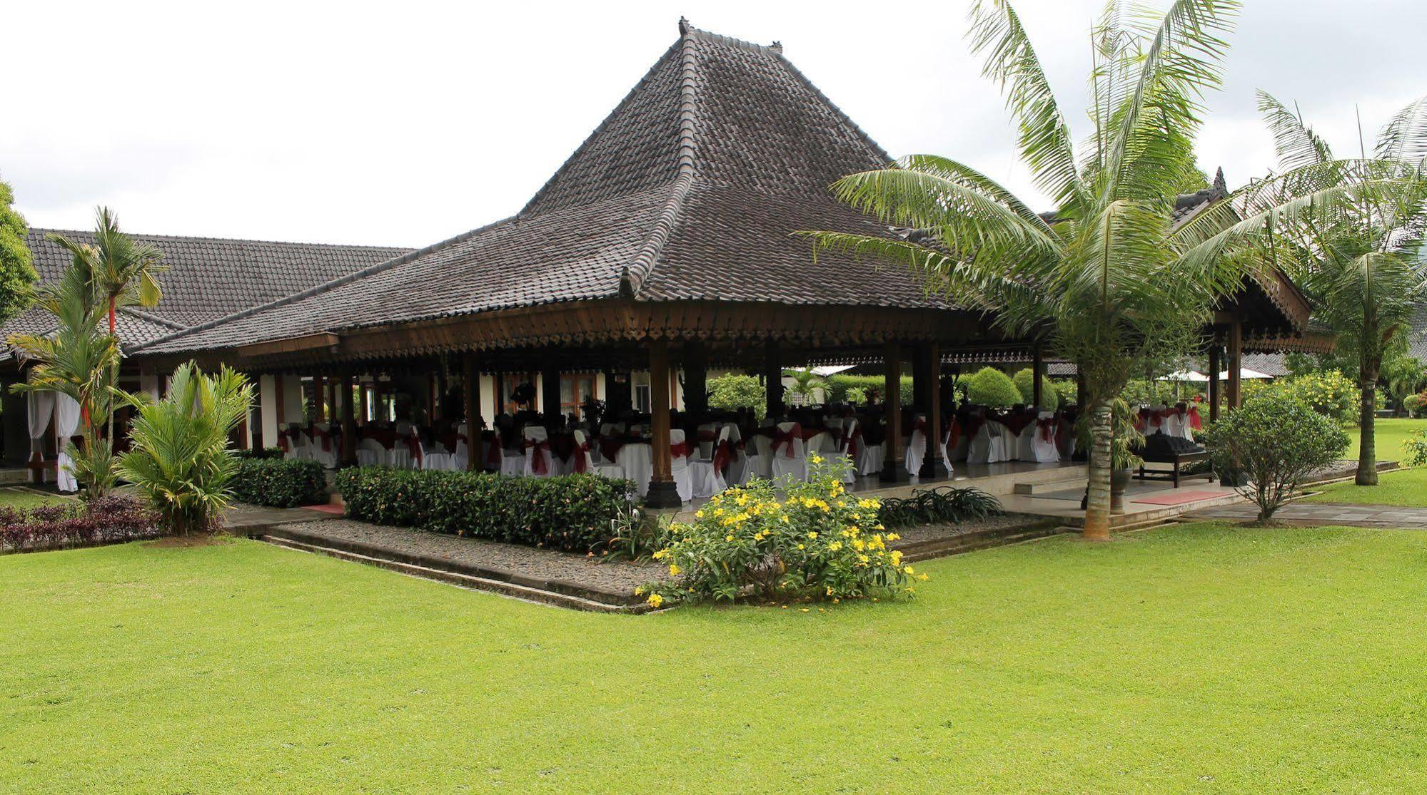 Manohara Resort Magelang Exteriör bild